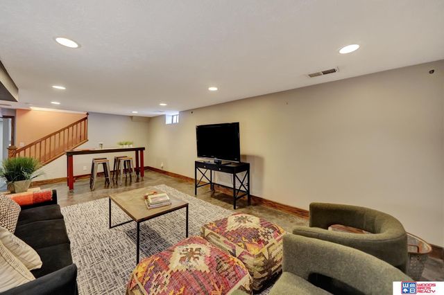 3353 M Street, Lincoln, NE 68510