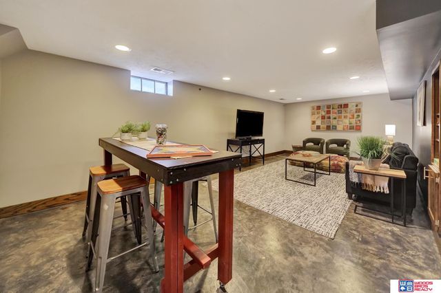 3353 M Street, Lincoln, NE 68510