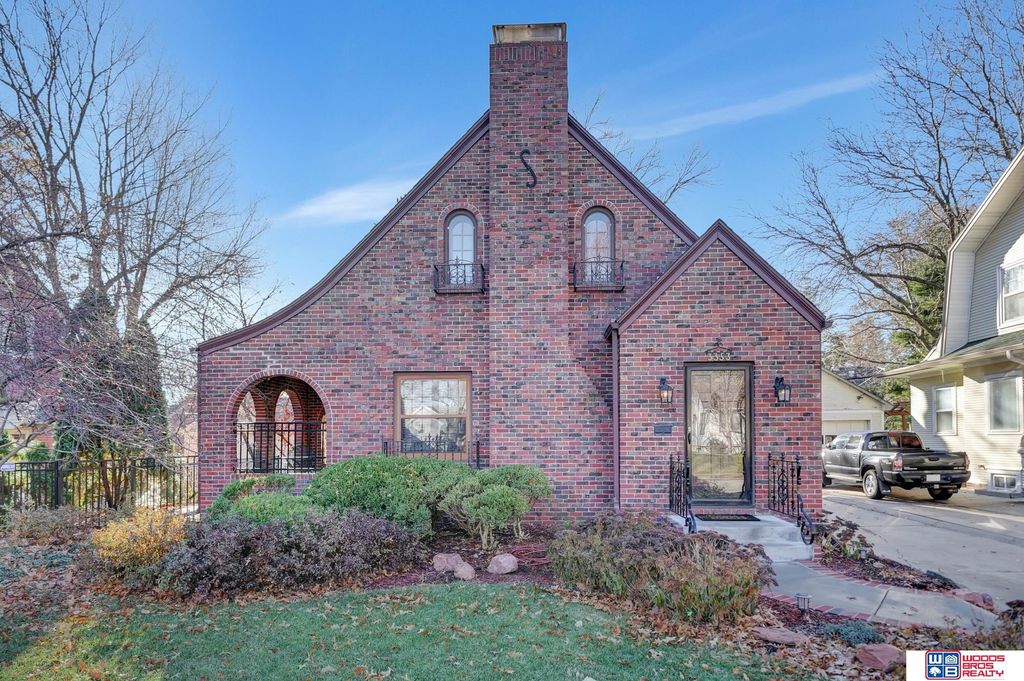 3353 M Street, Lincoln, NE 68510