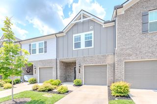 775 Foxland Dr, Columbia, TN 38401