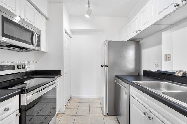 17150 N Bay Road 2619, Sunny Isles Beach, FL 33160