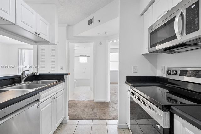 17150 N Bay Road 2619, Sunny Isles Beach, FL 33160