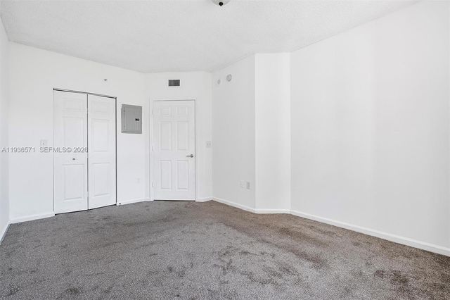 17150 N Bay Road 2619, Sunny Isles Beach, FL 33160