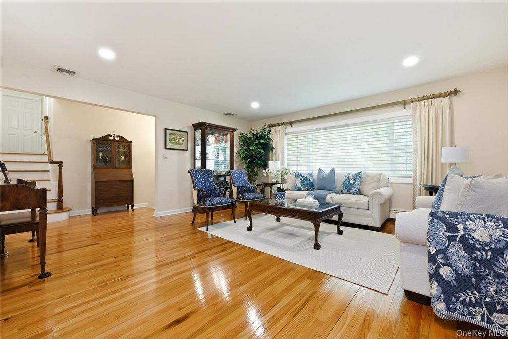 201 Kildare Road, Garden City, NY 11530 — photo 4