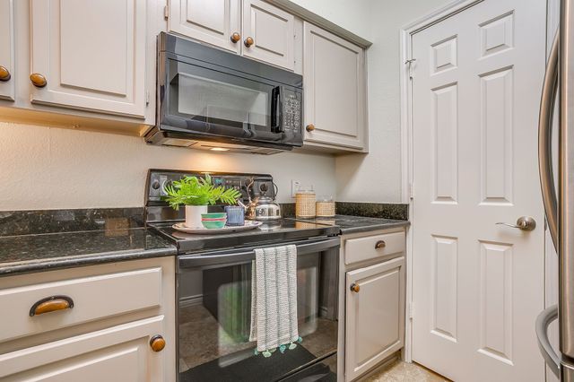 2304 Kenley Street, Fort Worth, TX 76107