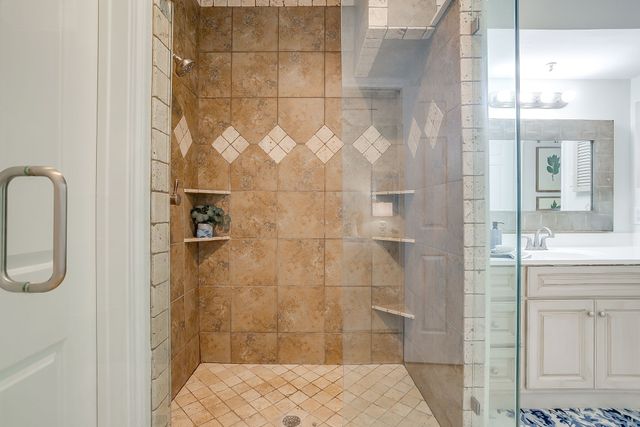 2304 Kenley Street, Fort Worth, TX 76107