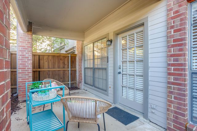 2304 Kenley Street, Fort Worth, TX 76107