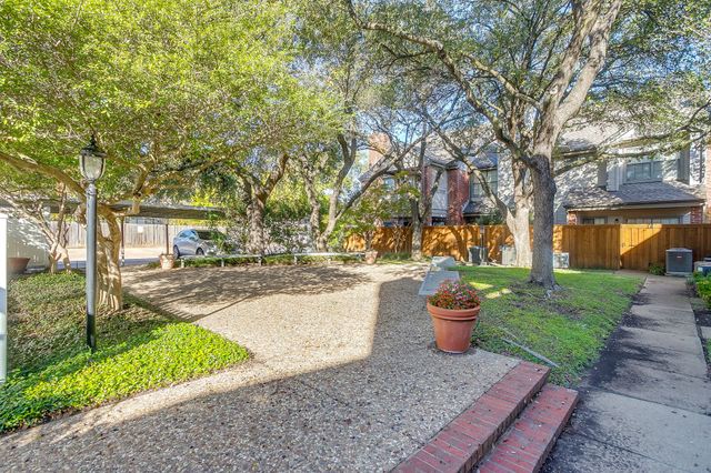 2304 Kenley Street, Fort Worth, TX 76107