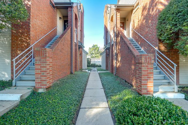 2304 Kenley Street, Fort Worth, TX 76107