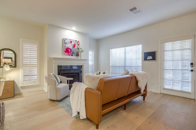 2304 Kenley Street, Fort Worth, TX 76107