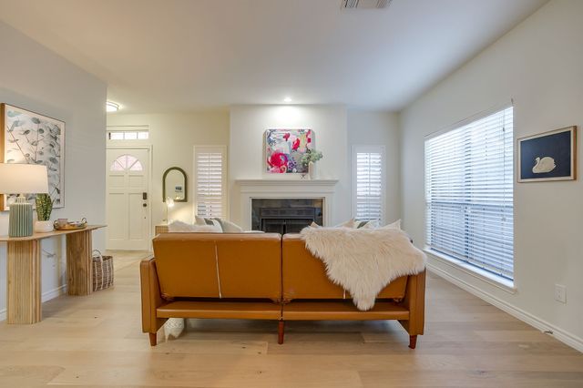 2304 Kenley Street, Fort Worth, TX 76107