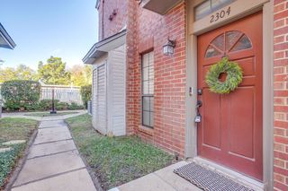 2304 Kenley Street, Fort Worth, TX 76107