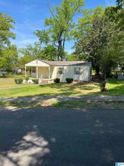 808 45th STREET ENSLEY, Birmingham, AL 35208