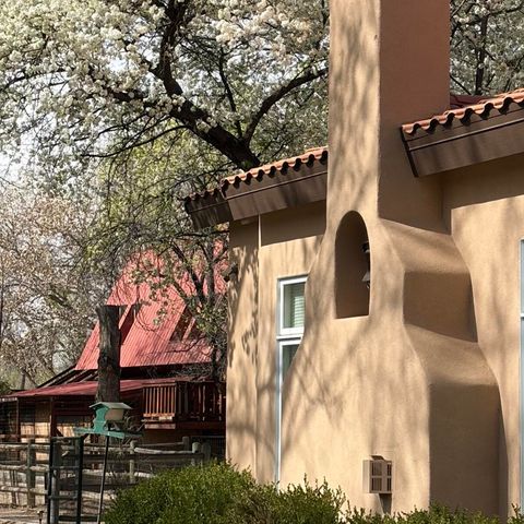 7437 Rio Grande Boulevard NW, Los Ranchos, NM 87107