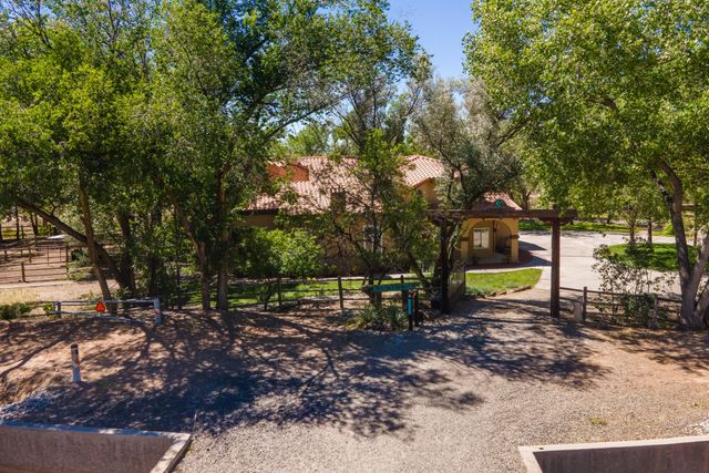 7437 Rio Grande Boulevard NW, Los Ranchos, NM 87107