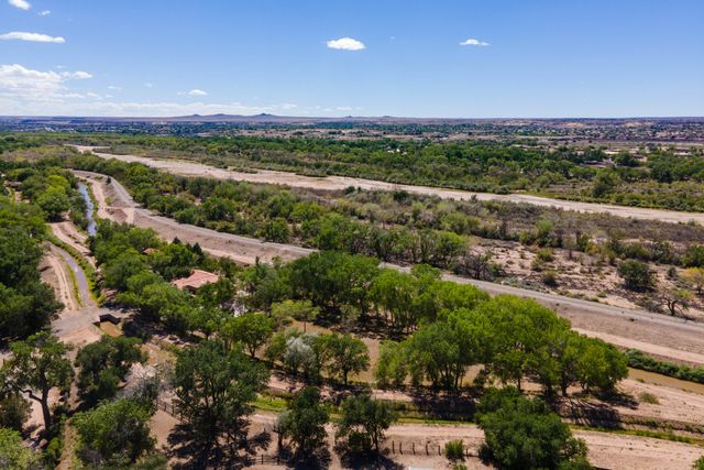 7437 Rio Grande Boulevard NW, Los Ranchos, NM 87107