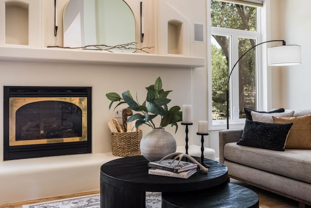 7437 Rio Grande Boulevard NW, Los Ranchos, NM 87107