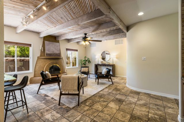7437 Rio Grande Boulevard NW, Los Ranchos, NM 87107