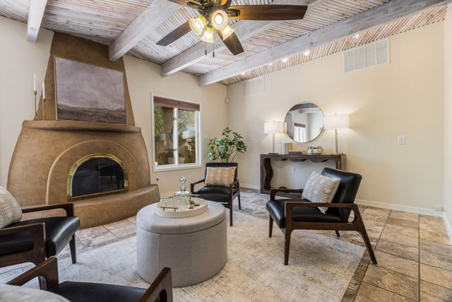 7437 Rio Grande Boulevard NW, Los Ranchos, NM 87107