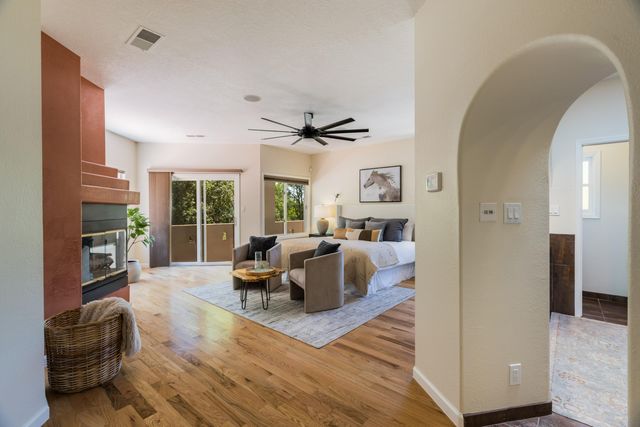 7437 Rio Grande Boulevard NW, Los Ranchos, NM 87107