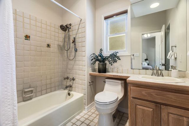 7437 Rio Grande Boulevard NW, Los Ranchos, NM 87107