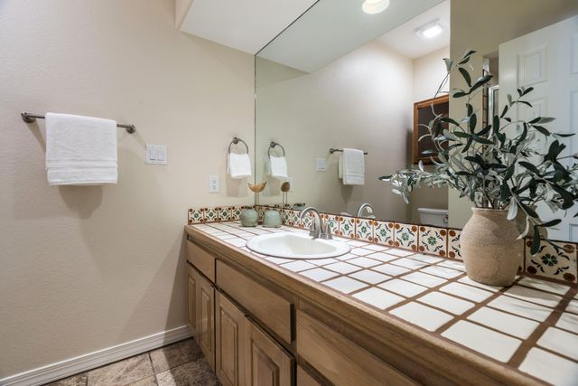 7437 Rio Grande Boulevard NW, Los Ranchos, NM 87107