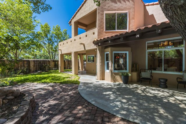 7437 Rio Grande Boulevard NW, Los Ranchos, NM 87107