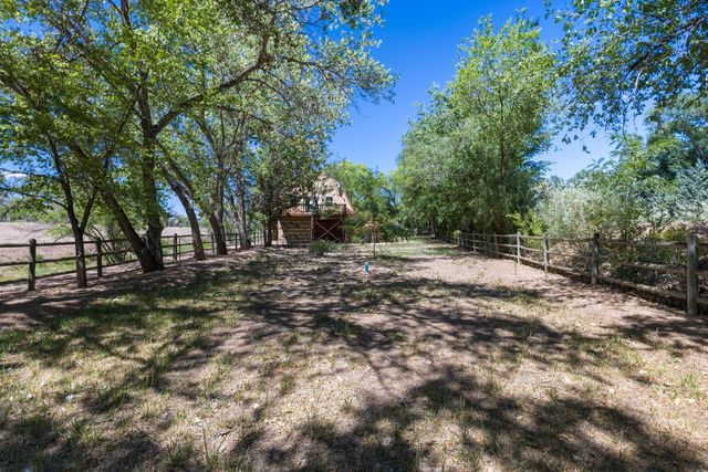7437 Rio Grande Boulevard NW, Los Ranchos, NM 87107