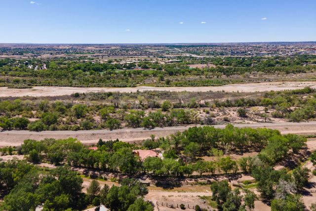 7437 Rio Grande Boulevard NW, Los Ranchos, NM 87107