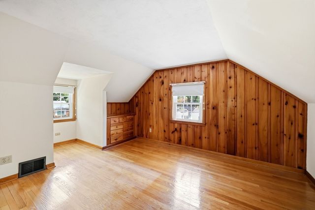 92 Massreco St, Springfield, MA 01109
