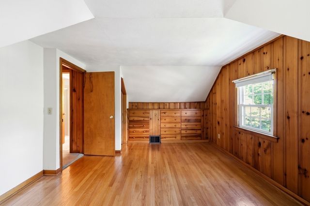 92 Massreco St, Springfield, MA 01109