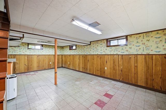 92 Massreco St, Springfield, MA 01109