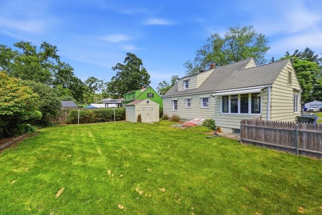 92 Massreco St, Springfield, MA 01109