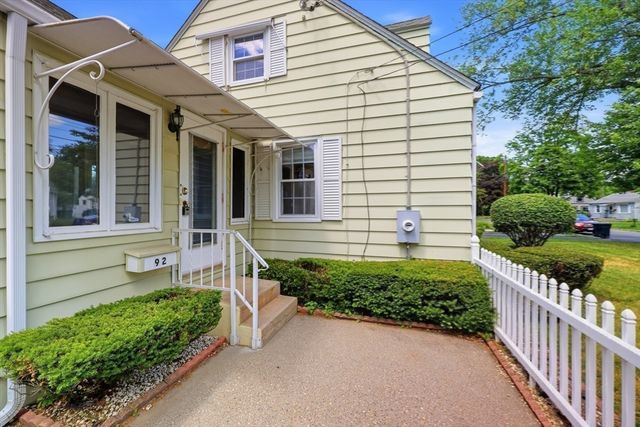 92 Massreco St, Springfield, MA 01109