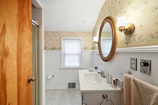 92 Massreco St, Springfield, MA 01109