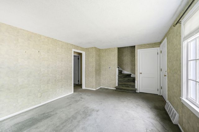 92 Massreco St, Springfield, MA 01109