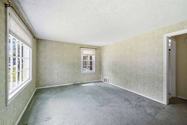 92 Massreco St, Springfield, MA 01109