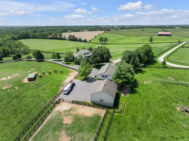 595 Moores Mill Road, Midway, KY 40347