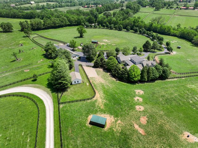 595 Moores Mill Road, Midway, KY 40347