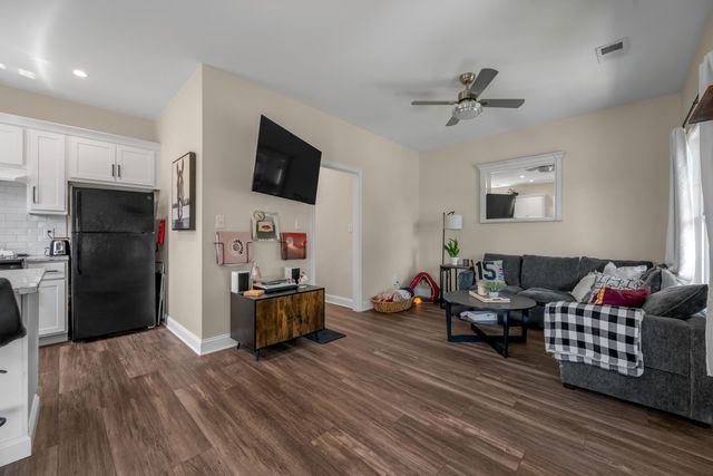 595 Moores Mill Road, Midway, KY 40347