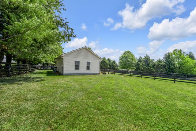 595 Moores Mill Road, Midway, KY 40347