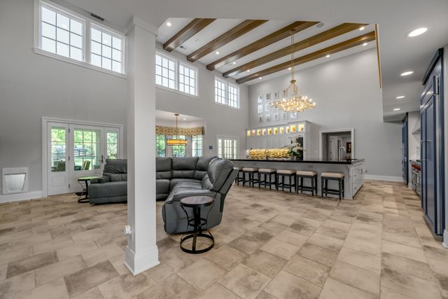 595 Moores Mill Road, Midway, KY 40347