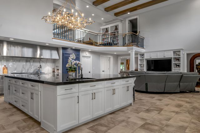 595 Moores Mill Road, Midway, KY 40347