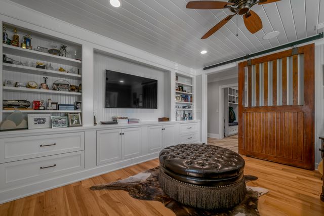 595 Moores Mill Road, Midway, KY 40347