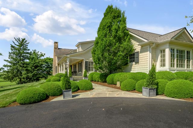 595 Moores Mill Road, Midway, KY 40347
