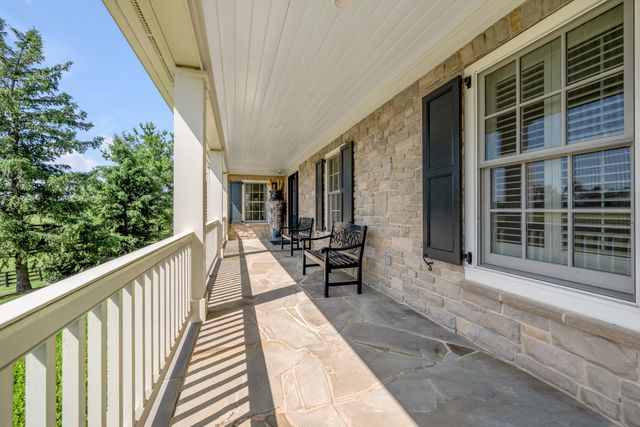 595 Moores Mill Road, Midway, KY 40347