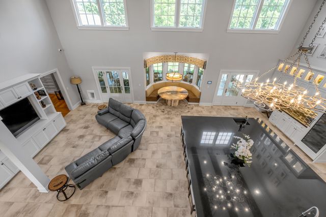 595 Moores Mill Road, Midway, KY 40347