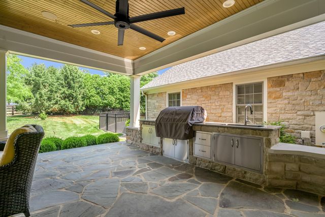 595 Moores Mill Road, Midway, KY 40347
