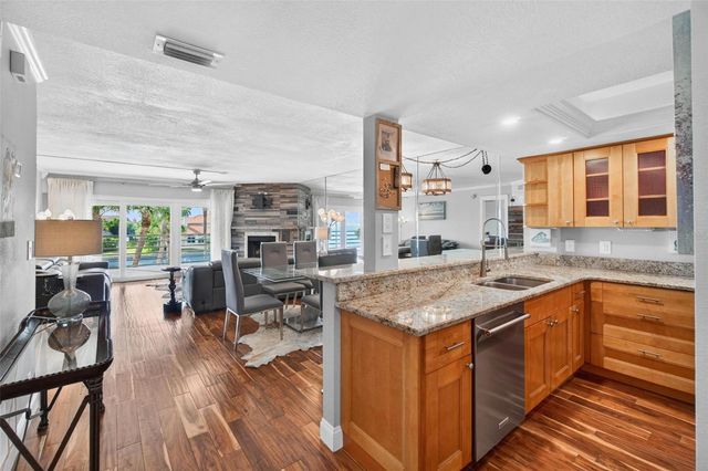 363 PINELLAS BAYWAY S 42, St Petersburg, FL 33715