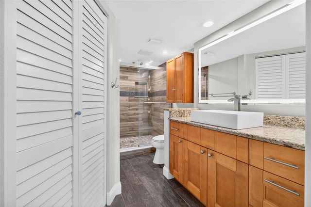363 PINELLAS BAYWAY S 42, St Petersburg, FL 33715